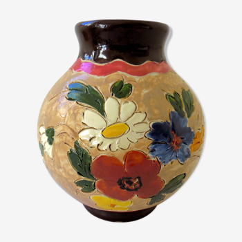 Vase en terre cuite incisée par Jean Clergue à Vallauris