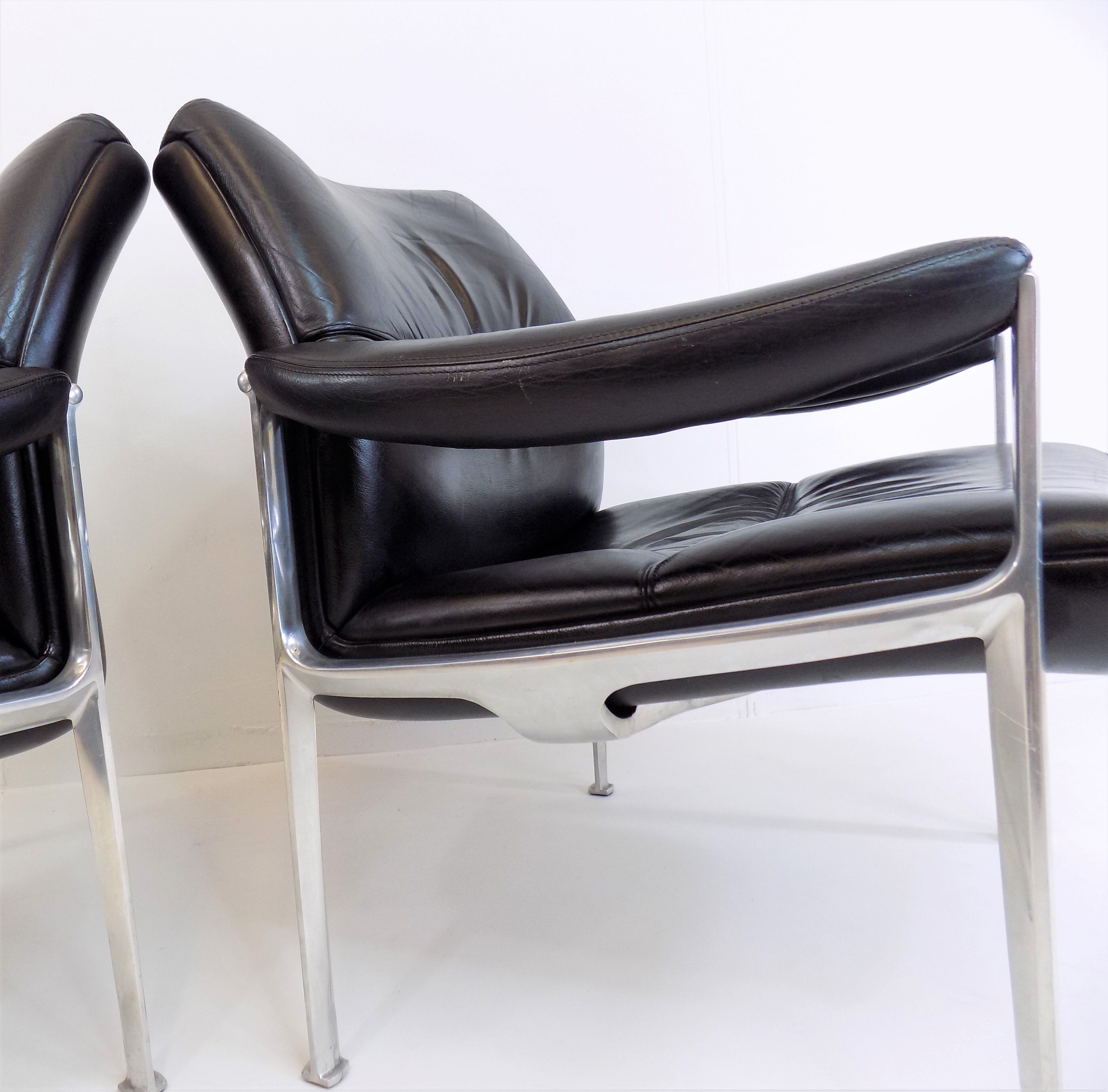 Lot de 2 fauteuils en cuir Röder Söhne by Miller Borgsen