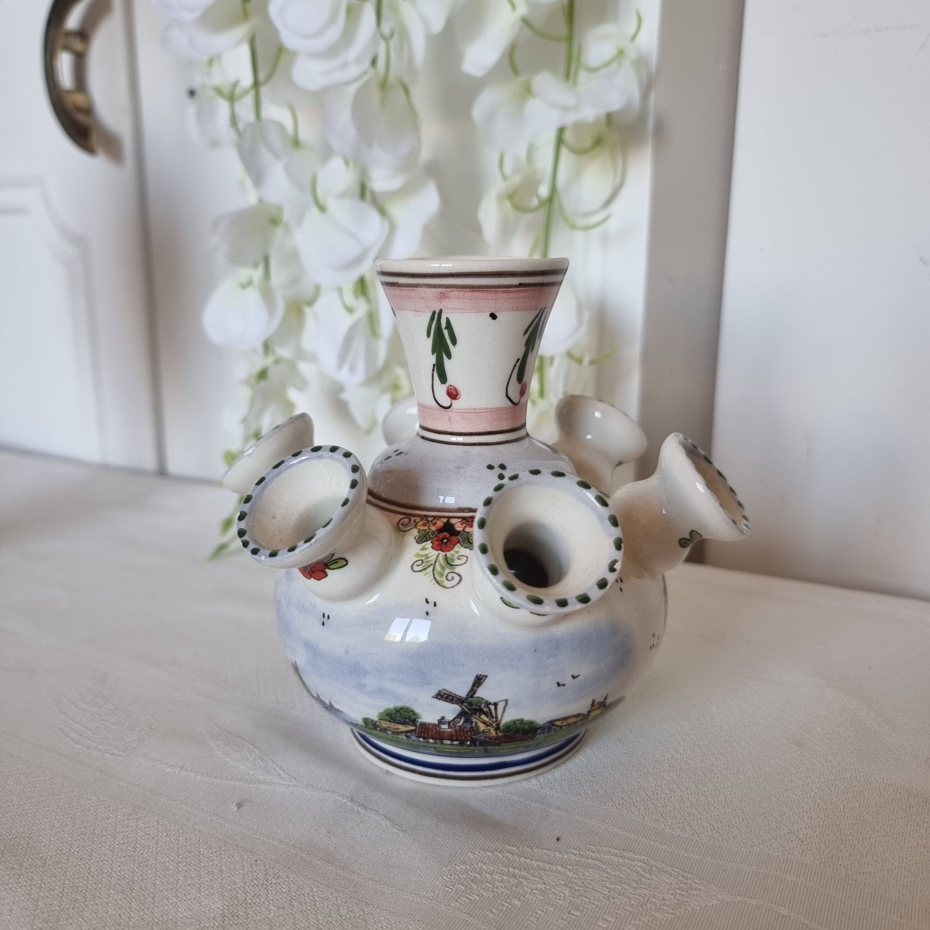 Beautiful Delft porcelain flower vase, hand painted or pitted