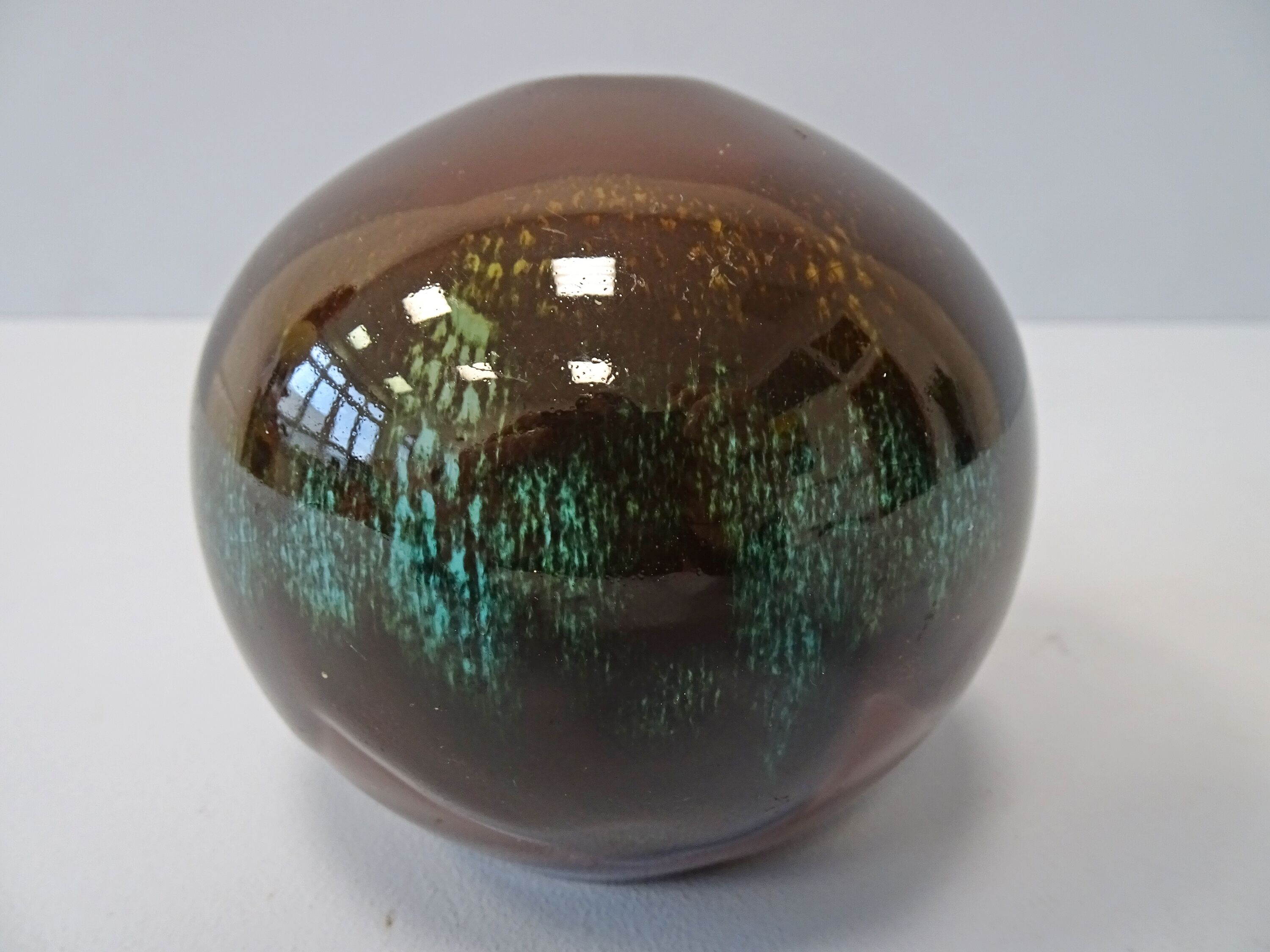 Ball solifleur in brown green ceramic