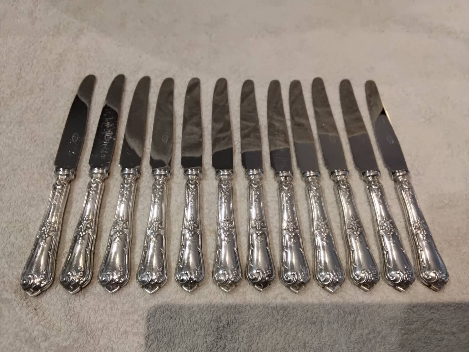 12 silver-plated metal table knives Boulenger LXV demi riche