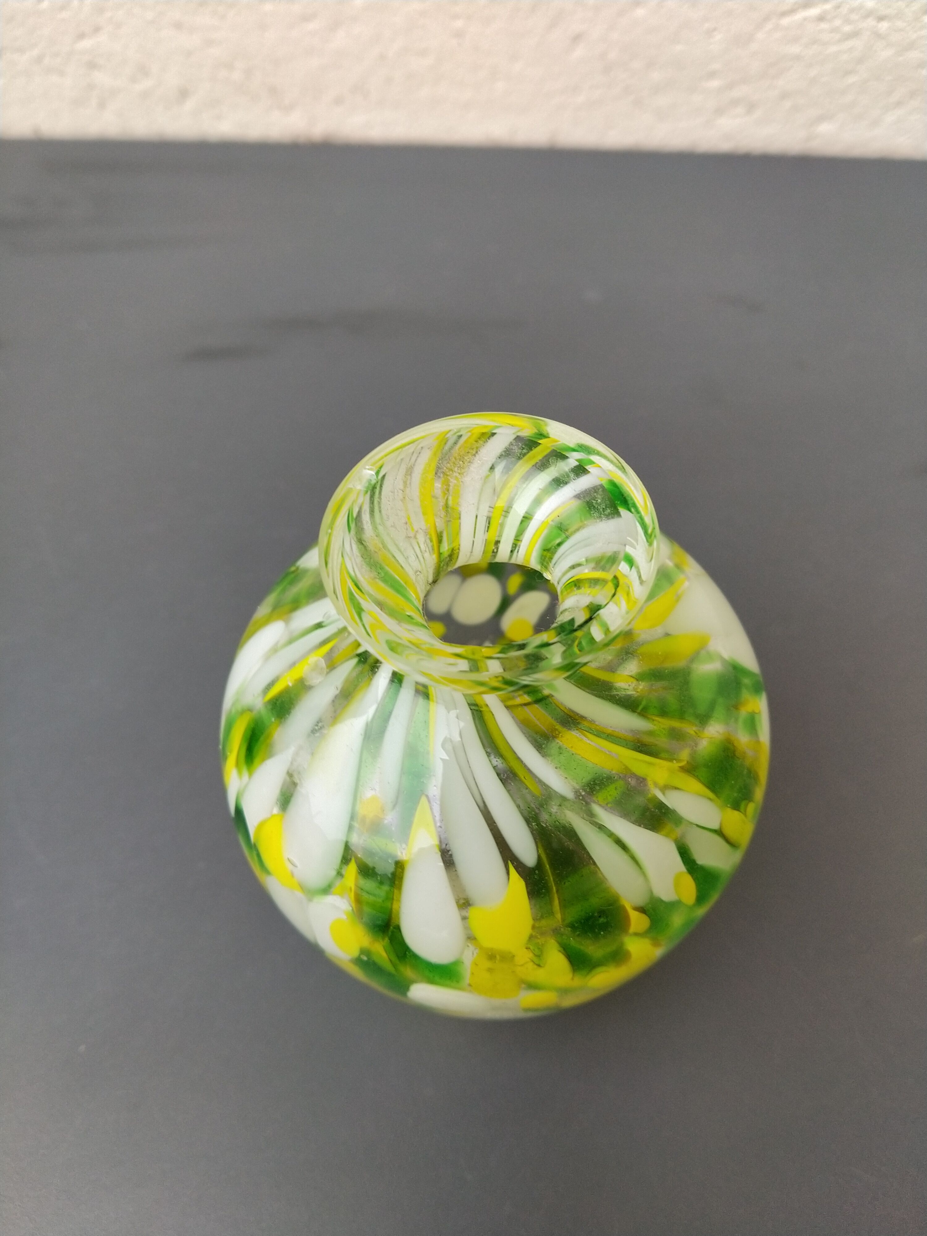 Vase vintage façon Clichy Murano à violettes