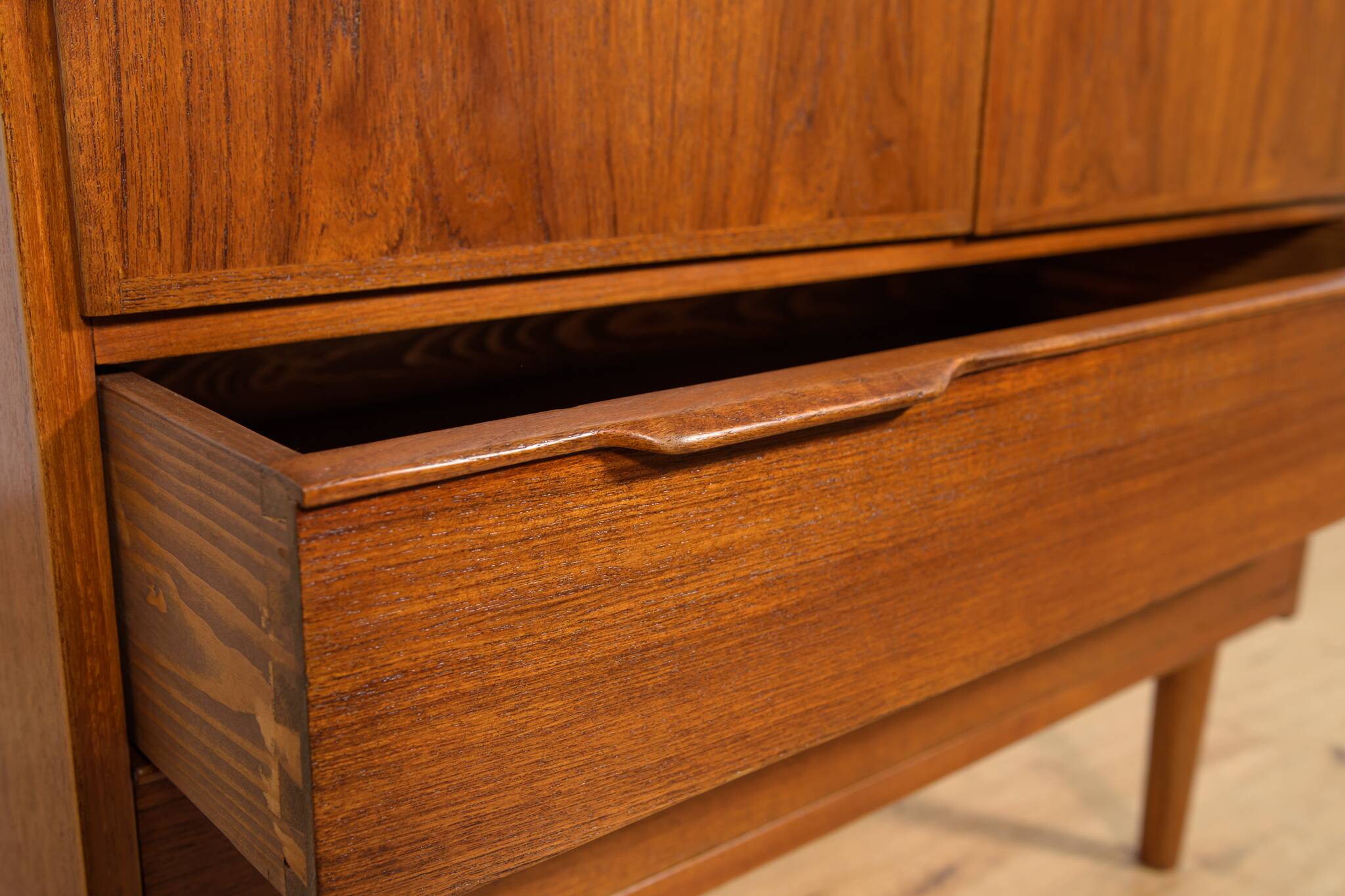 Commode à tiroirs vintage en teck, 1960s