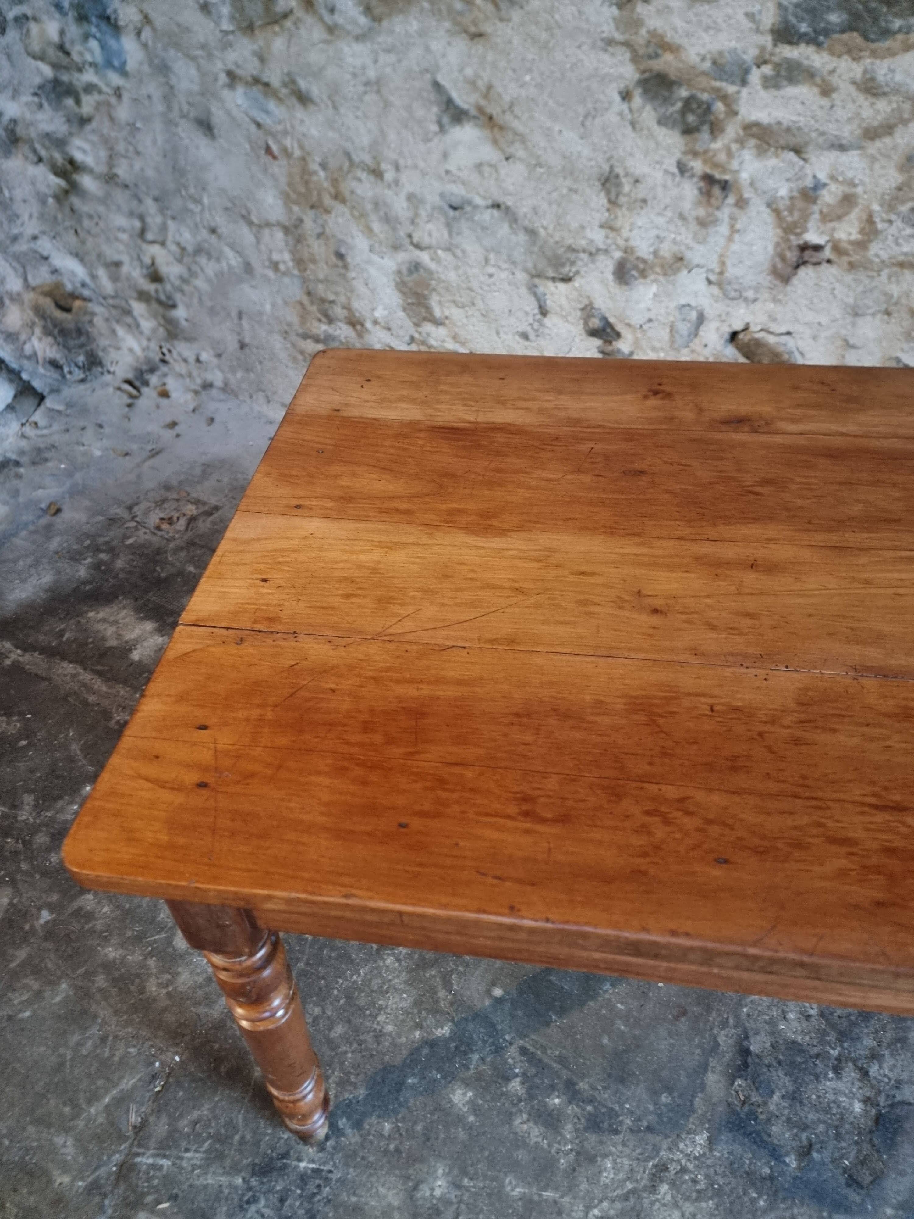 Antique dining table in French cherry wood 1900–1920 – Provincial farmhouse table