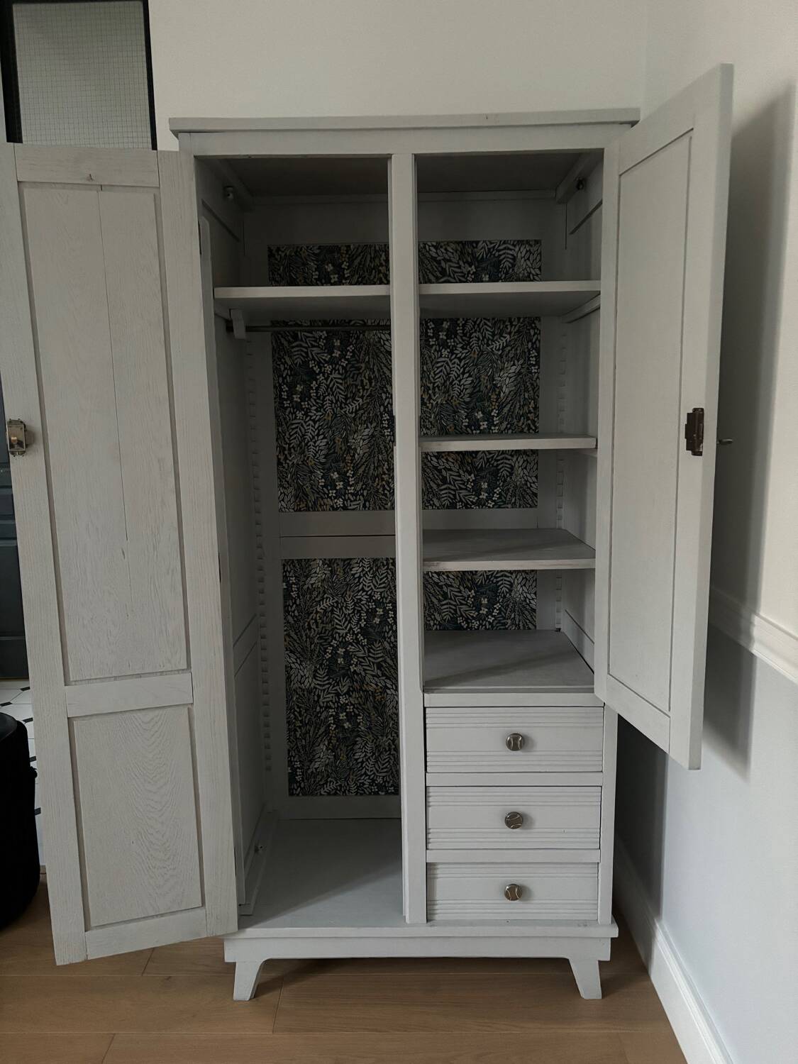 Parisian wardrobe, vintage, Art Deco style