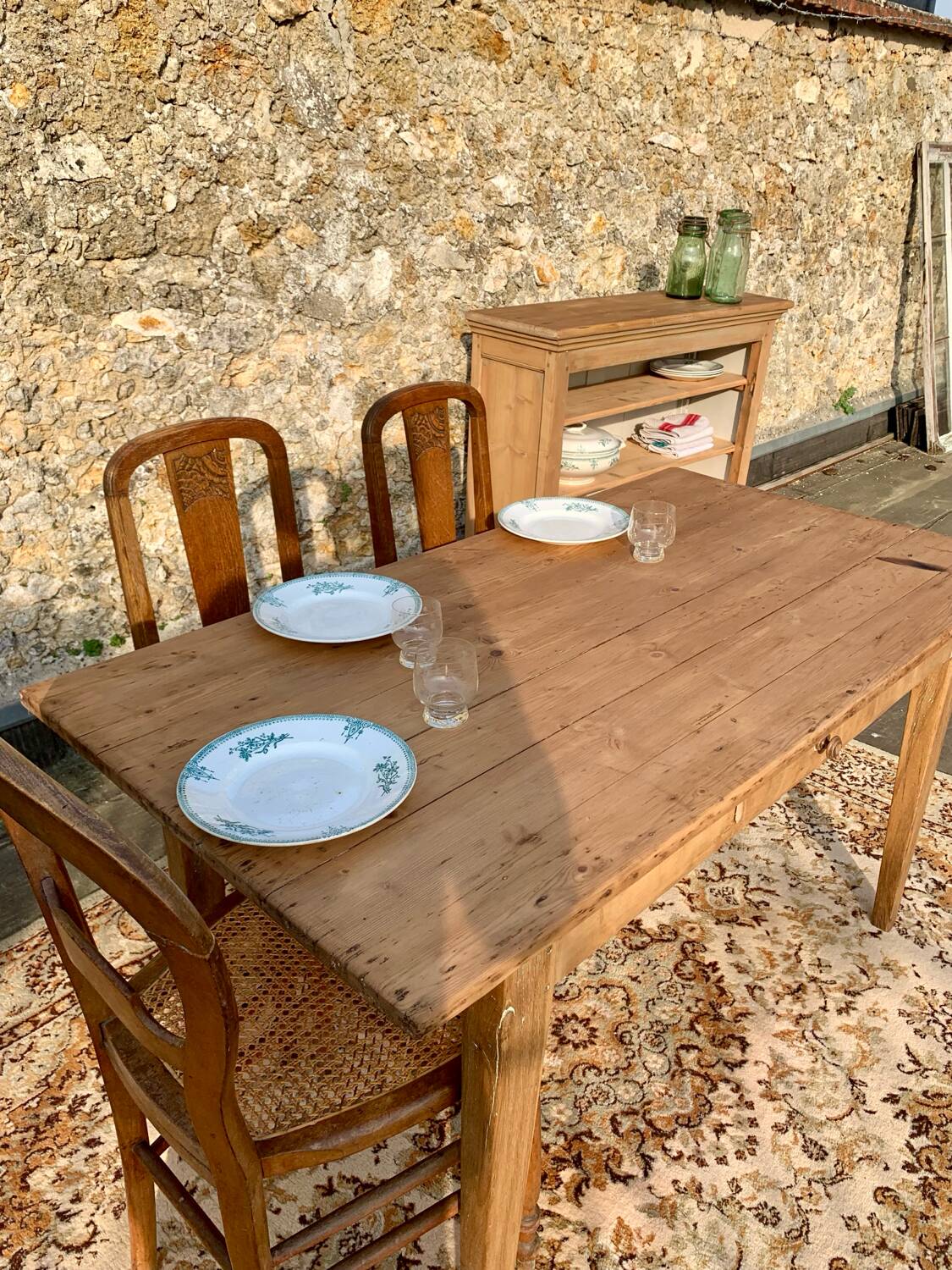 Farm table