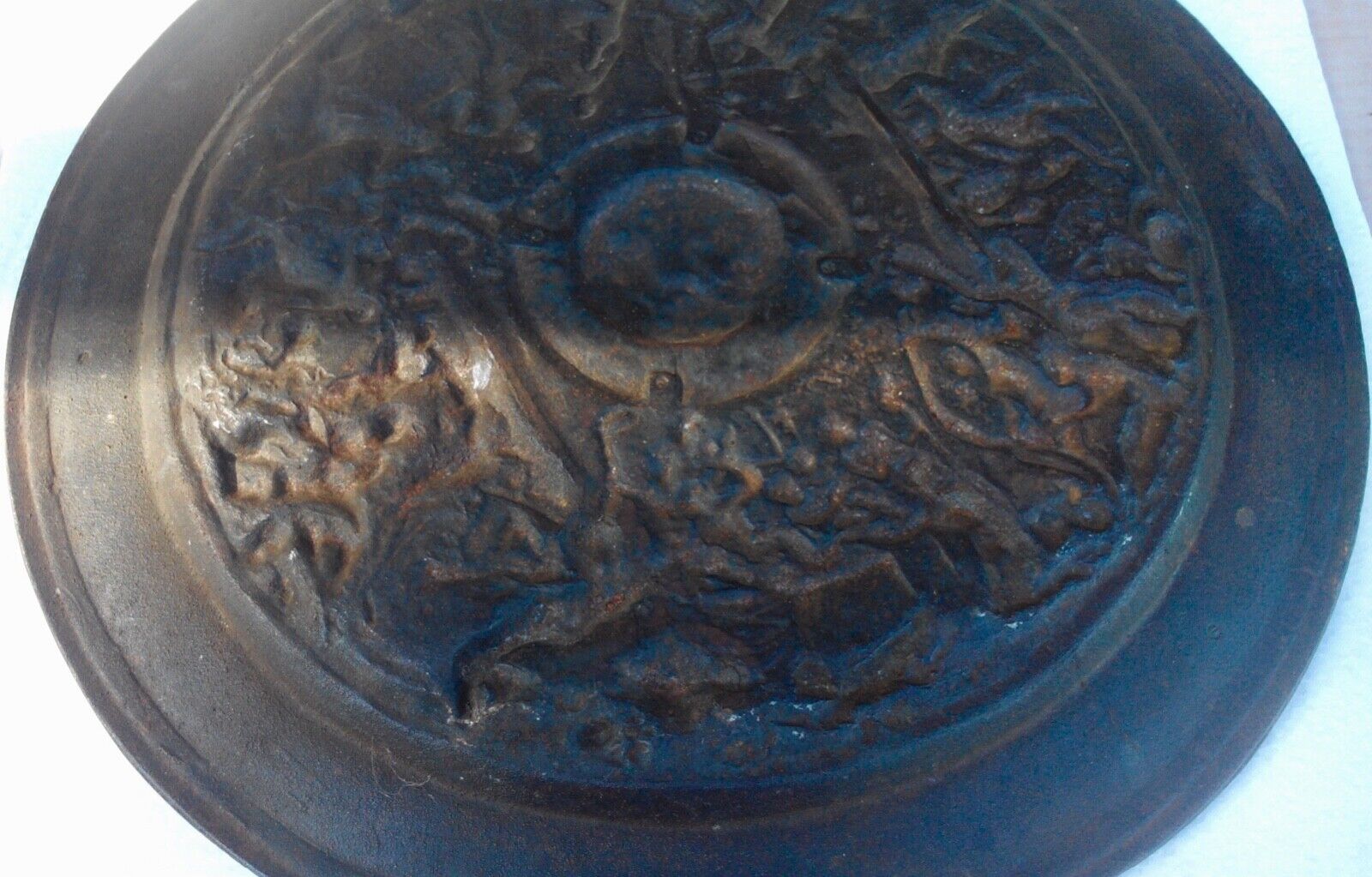 cast iron dish decorated in the antique XIX th -FONTE SOMMEVOIRE