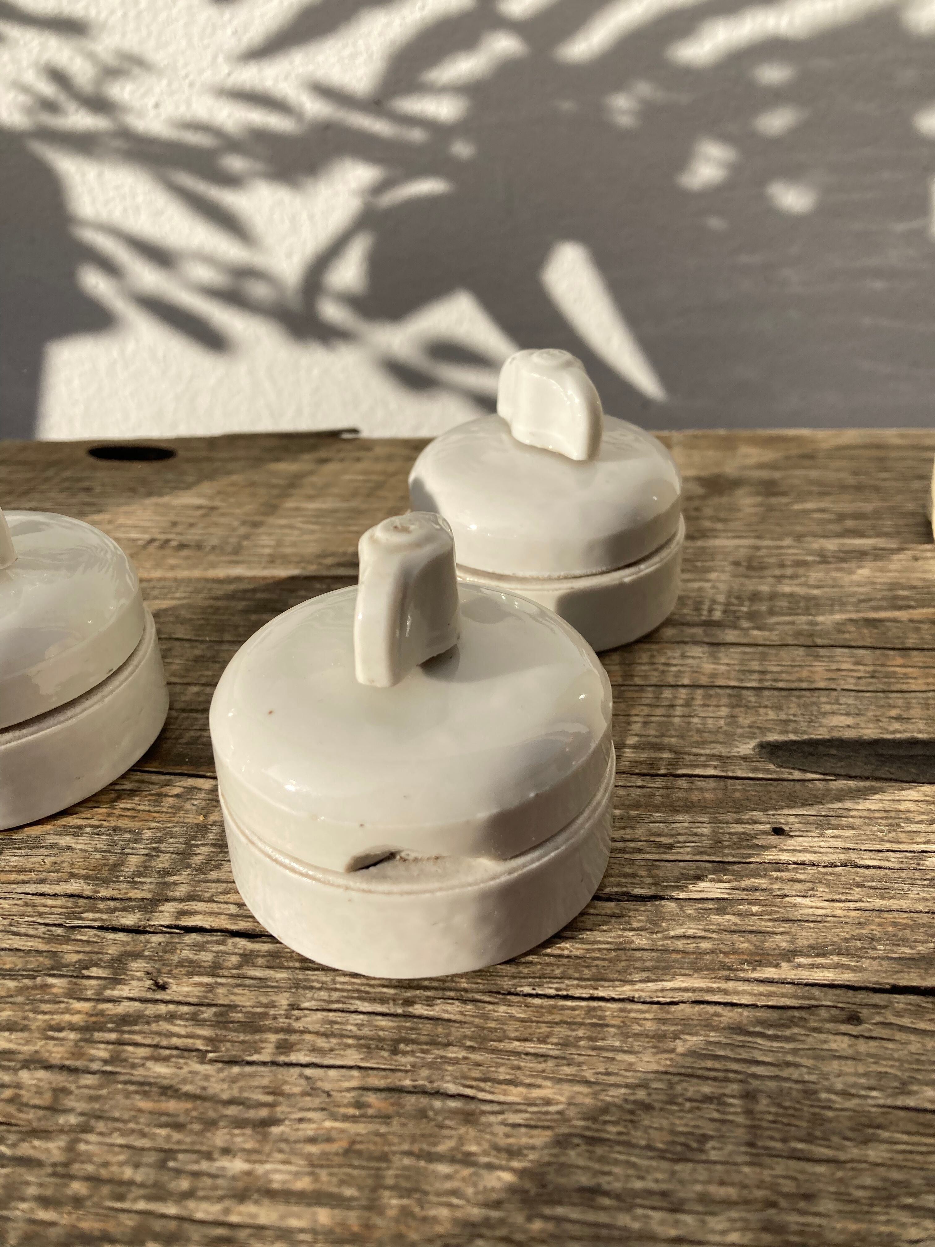 3 electric switches ceramic 20-30s vintage white