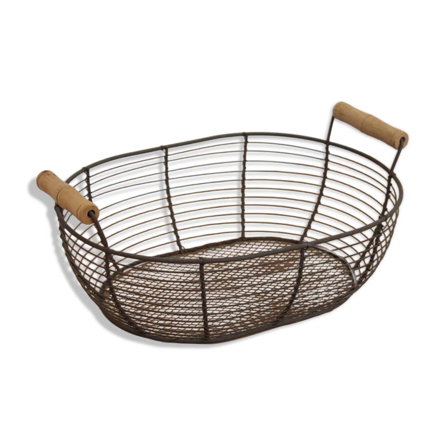 Oval metal basket with wooden handles – Country style