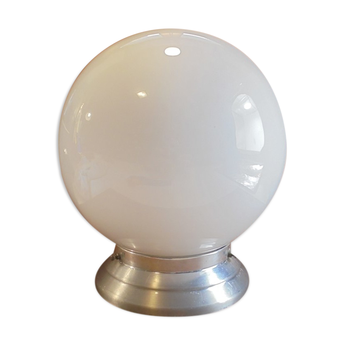 Opaline globe lamp