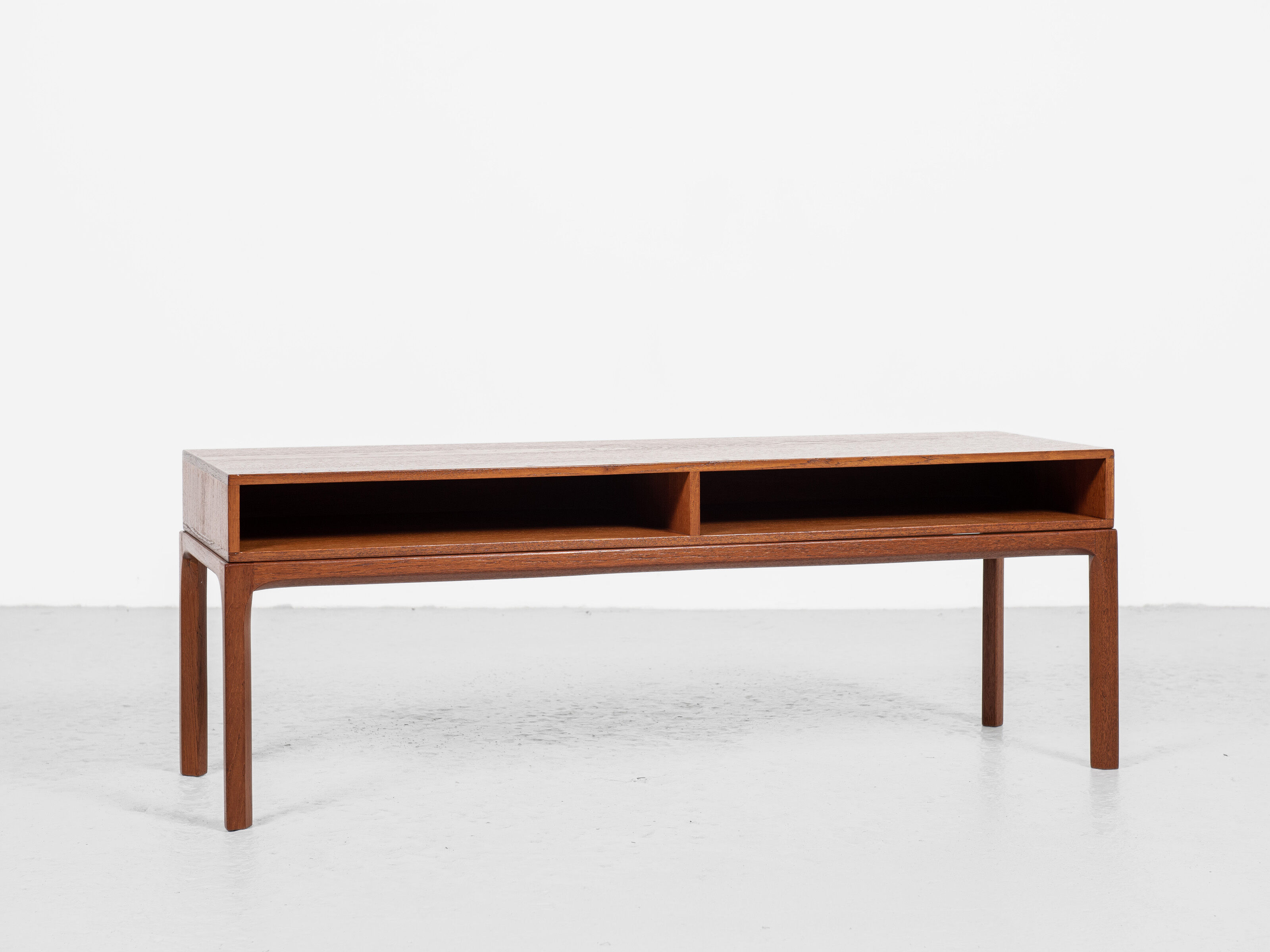 Console danoise du milieu du siècle en teck par Aksel Kjersgaard années 1960