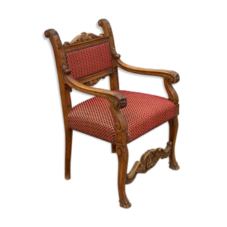 Fauteuil en chêne sculpté