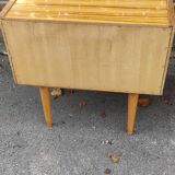 2 bedside tables