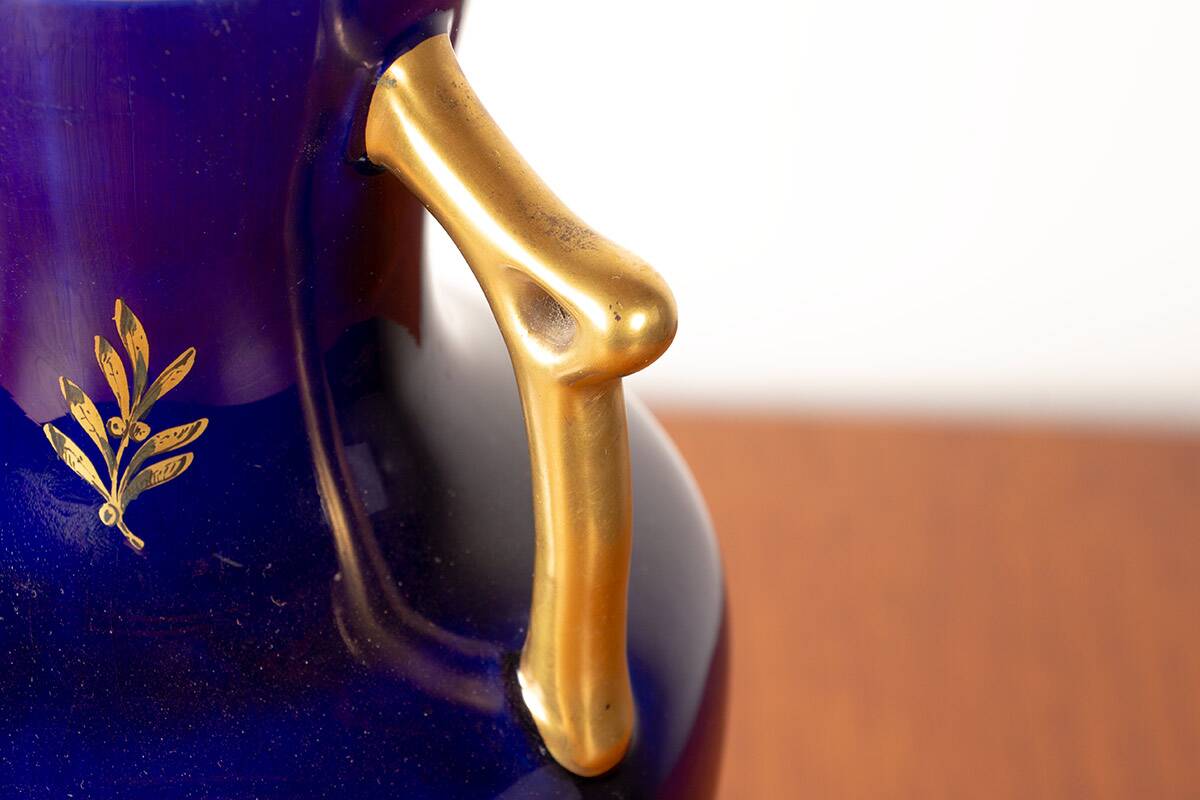 Neo-Classical style porcelain vase, cobal blue, Pinon-Heuzé 1930.