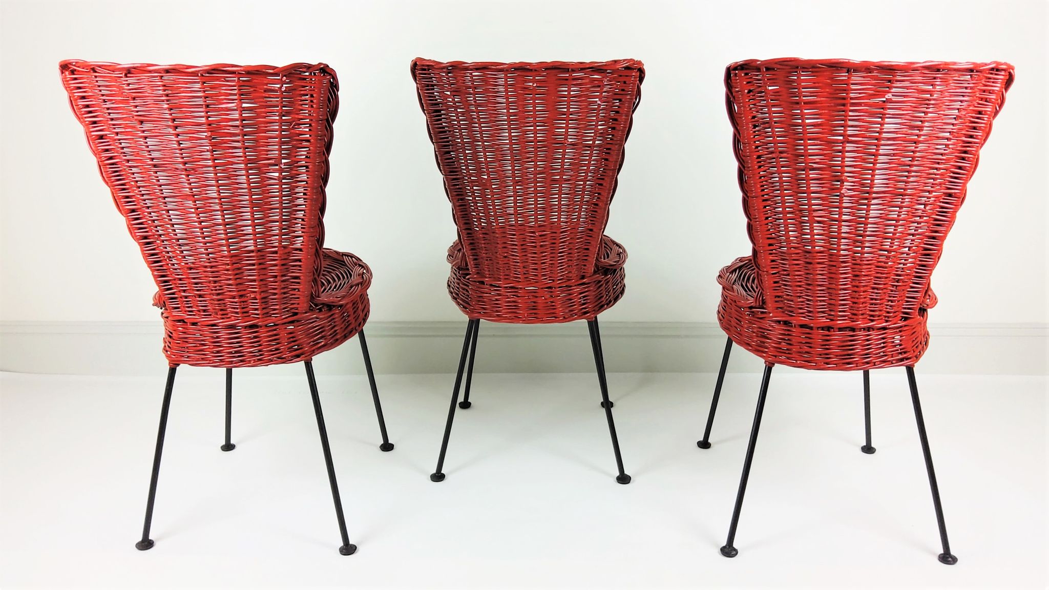 3 chaises en rotin et métal 1950