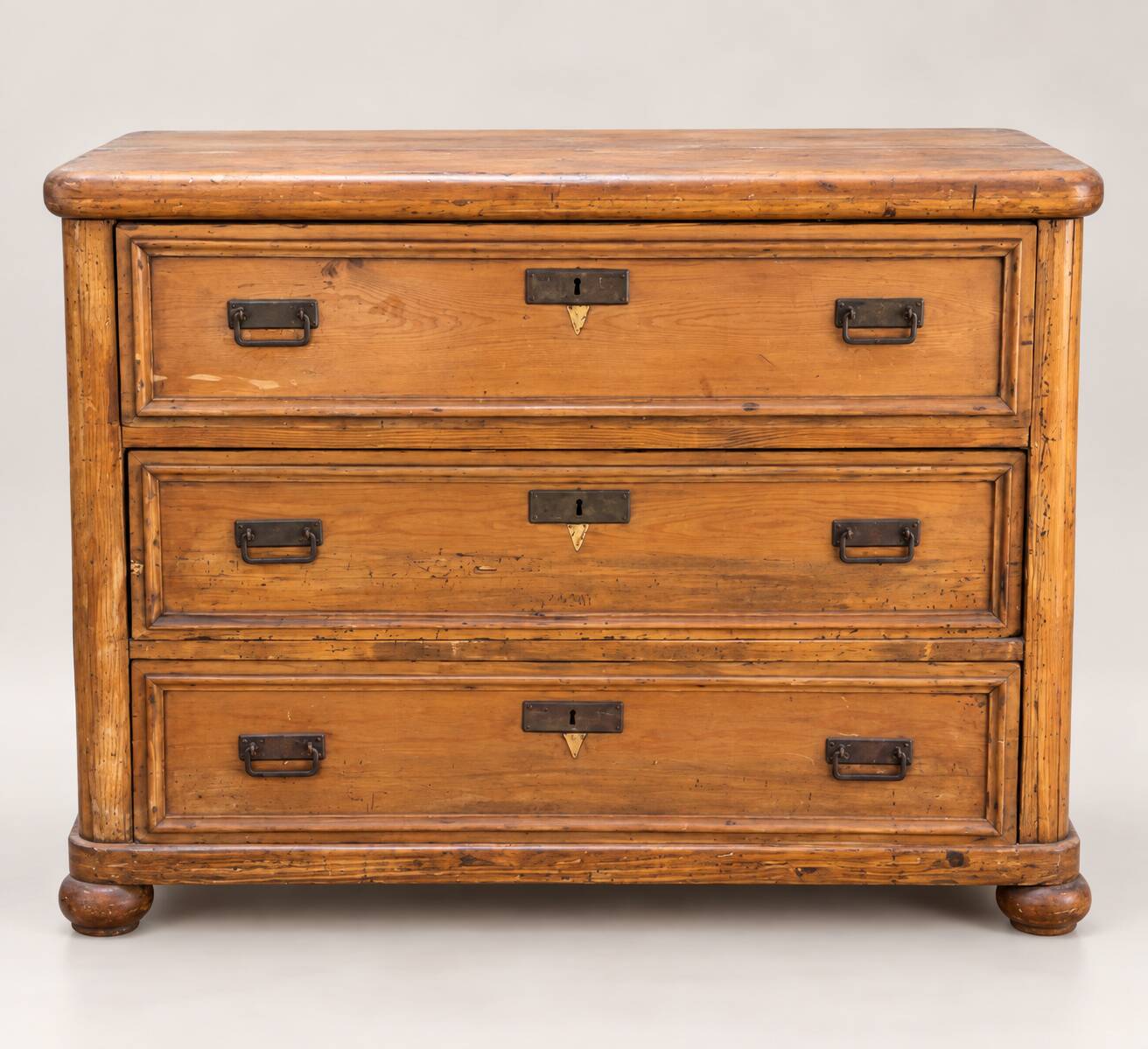 Antique pine chest of drawers – 3 large drawers – late 19th / early 20th century