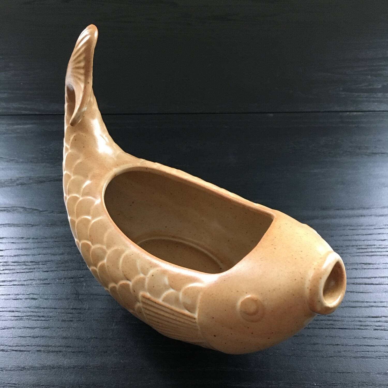 Fish cache pot in stoneware