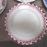 Six assiettes dépareillées en faîence