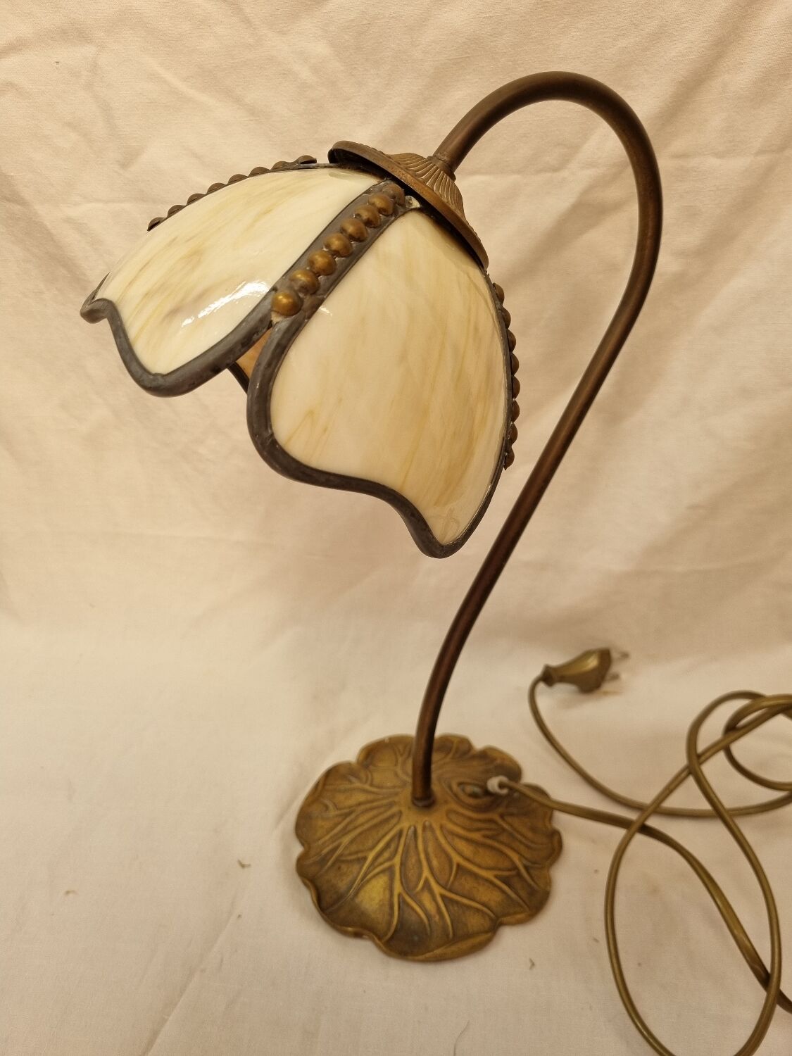 Bronze water lily lamp & glass paste