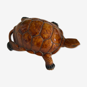 Boîte en forme de tortue, années 70