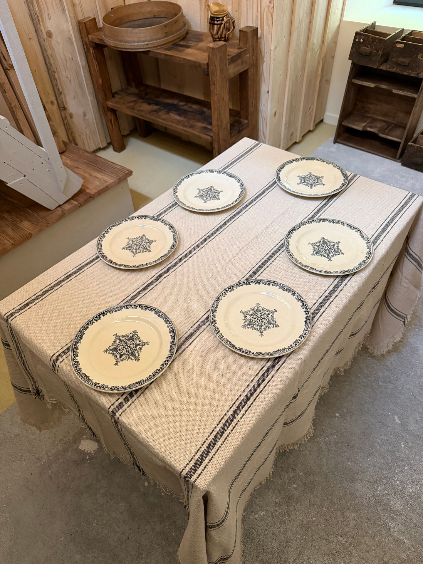 Service flat plates Jules Vieillard Bordeaux in ironstone