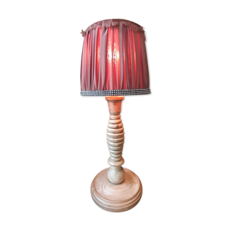 Lampe bois sculpté abat jour tissu soie clous vieux rose, plissé, ,   toute pièce, "La cloutée