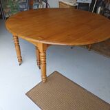 Antique round table