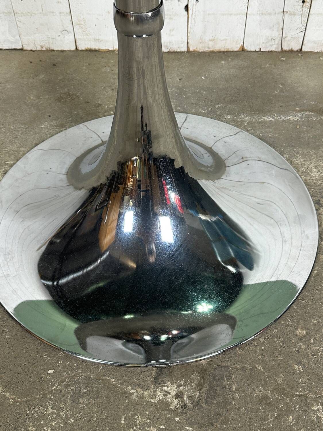 Tulip foot table with smoked glass top attributed to Gastone Rinaldi