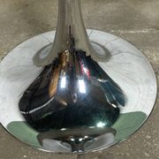 Table pied tulipe plateau verre fumé attribué à Gastone Rinaldi