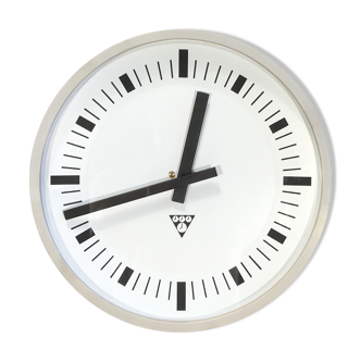 Horloge industrielle de Pragotron années 1970