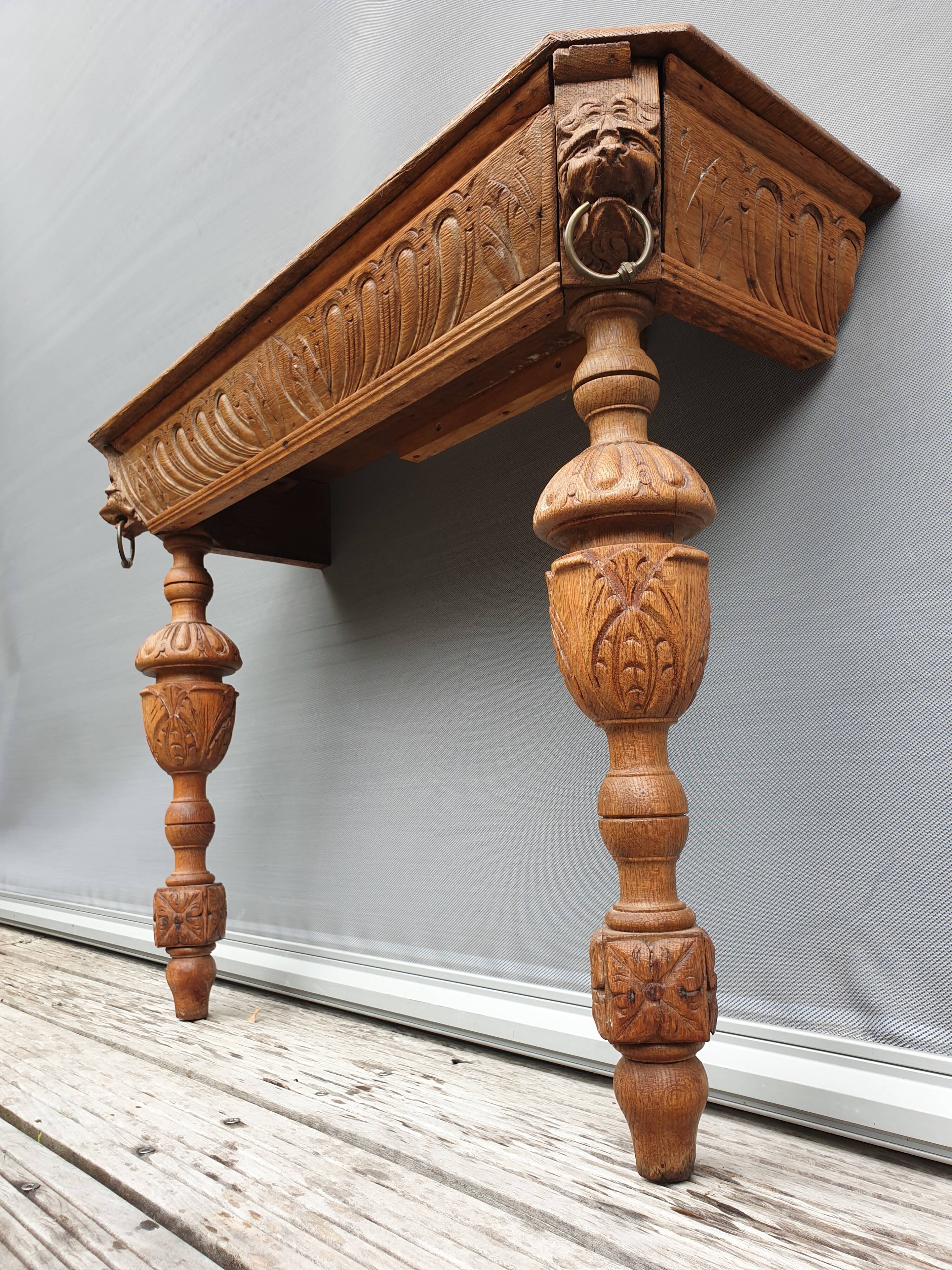 Neo-Gothic lion-headed applique console