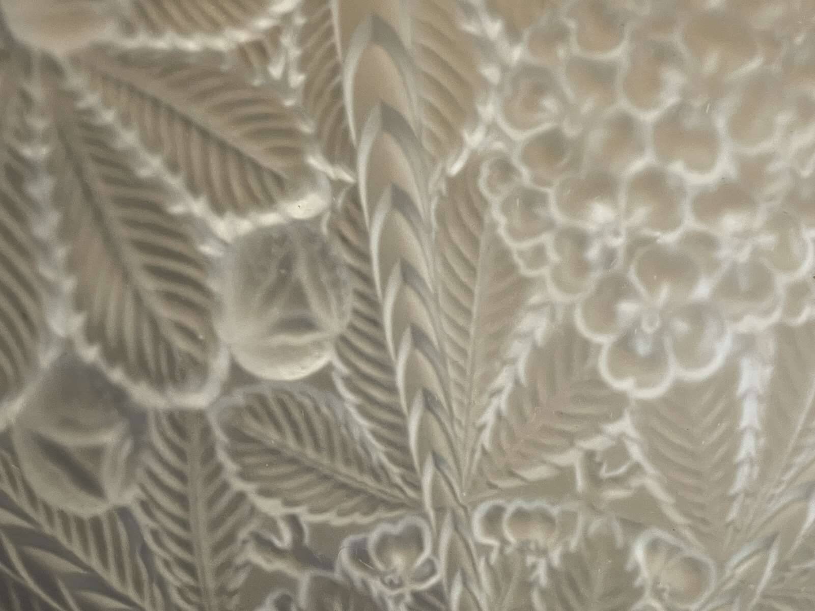 Suspension in white Art Deco period glass in the taste of Lalique