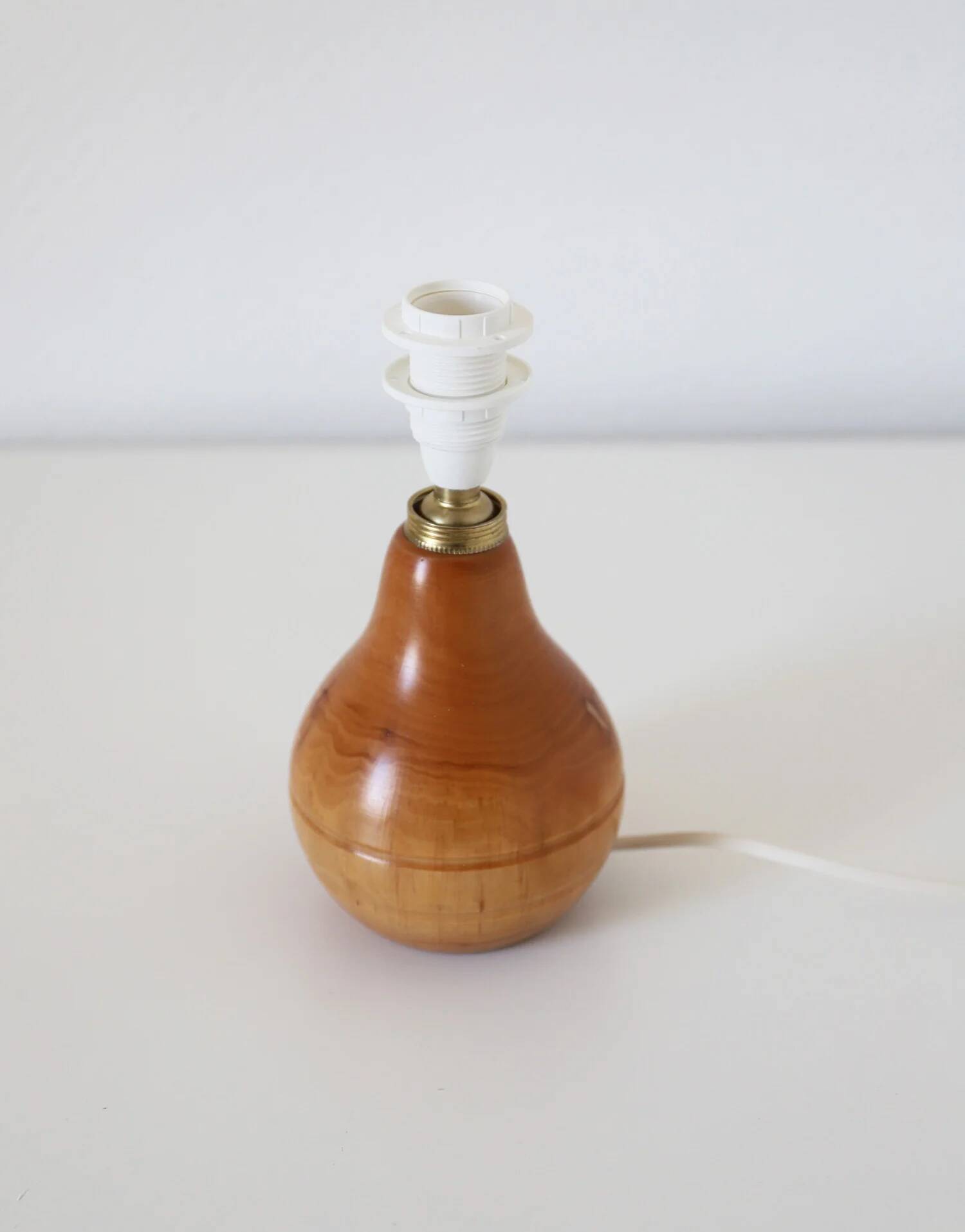 Lampe à poser vintage, pied en bois années 60-70 et abat-jour imprimé