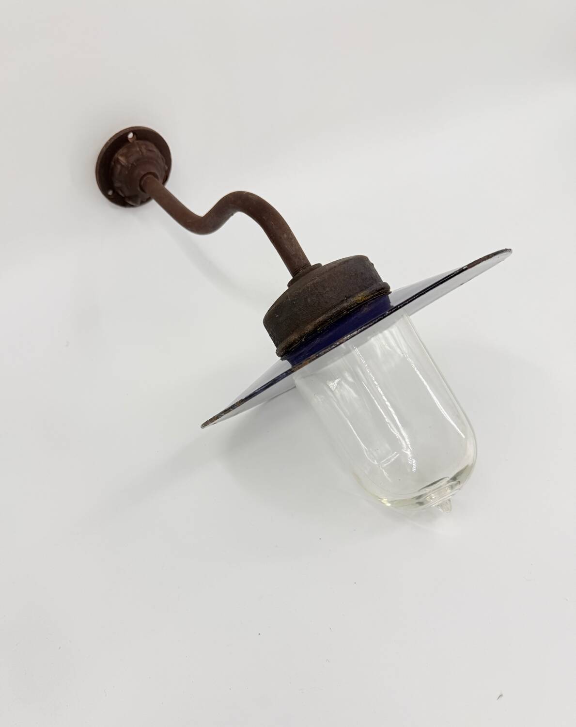 Court lamp