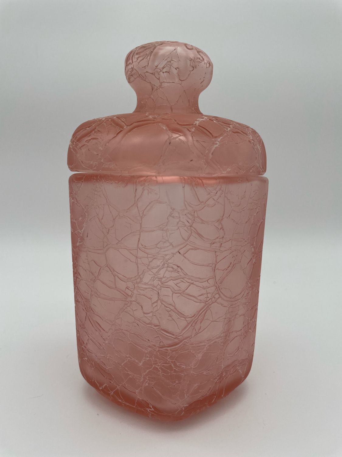 Pink vintage cotton pot in cracked glass paste Marcel Franck
