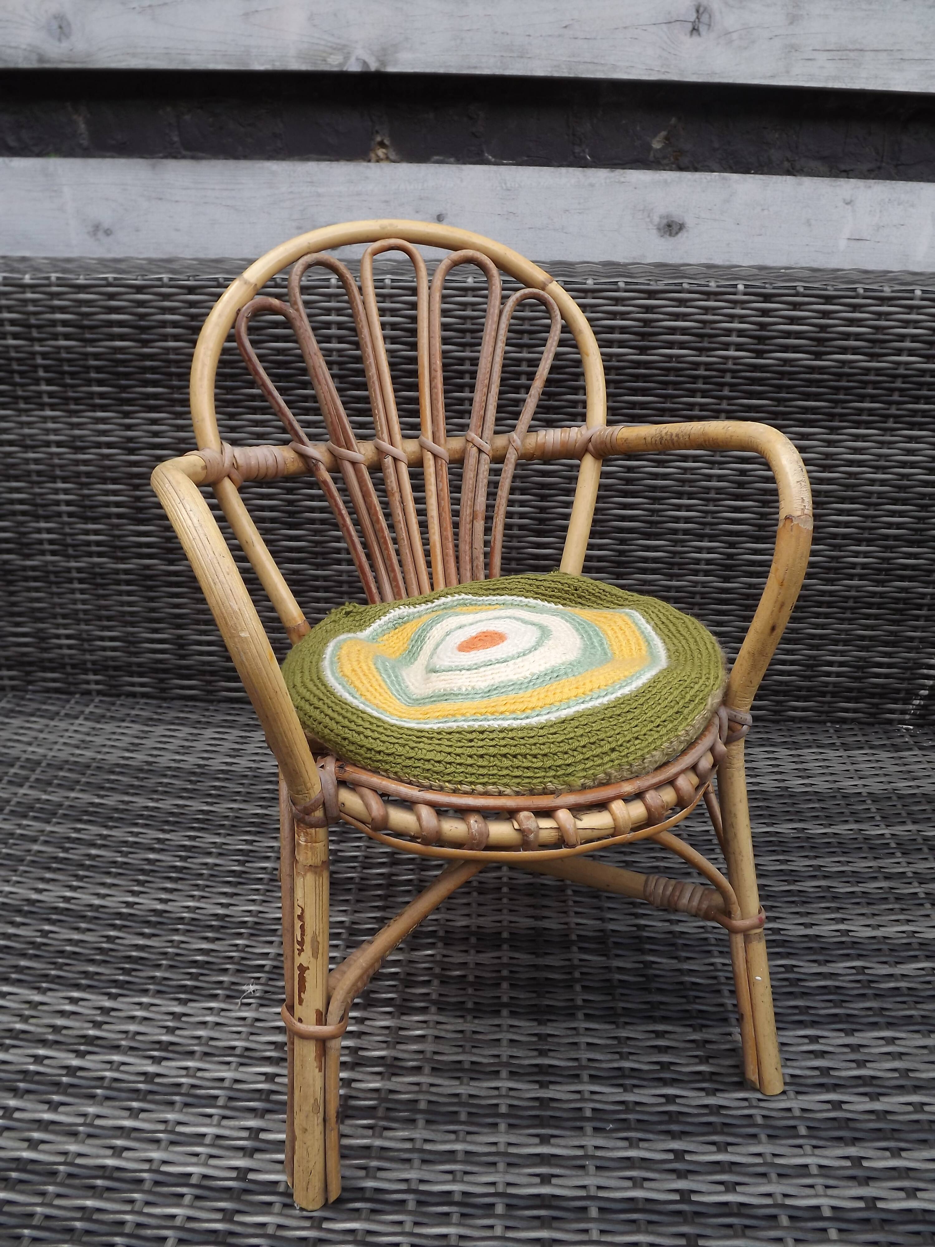 Vintage 70's rattan children's chair