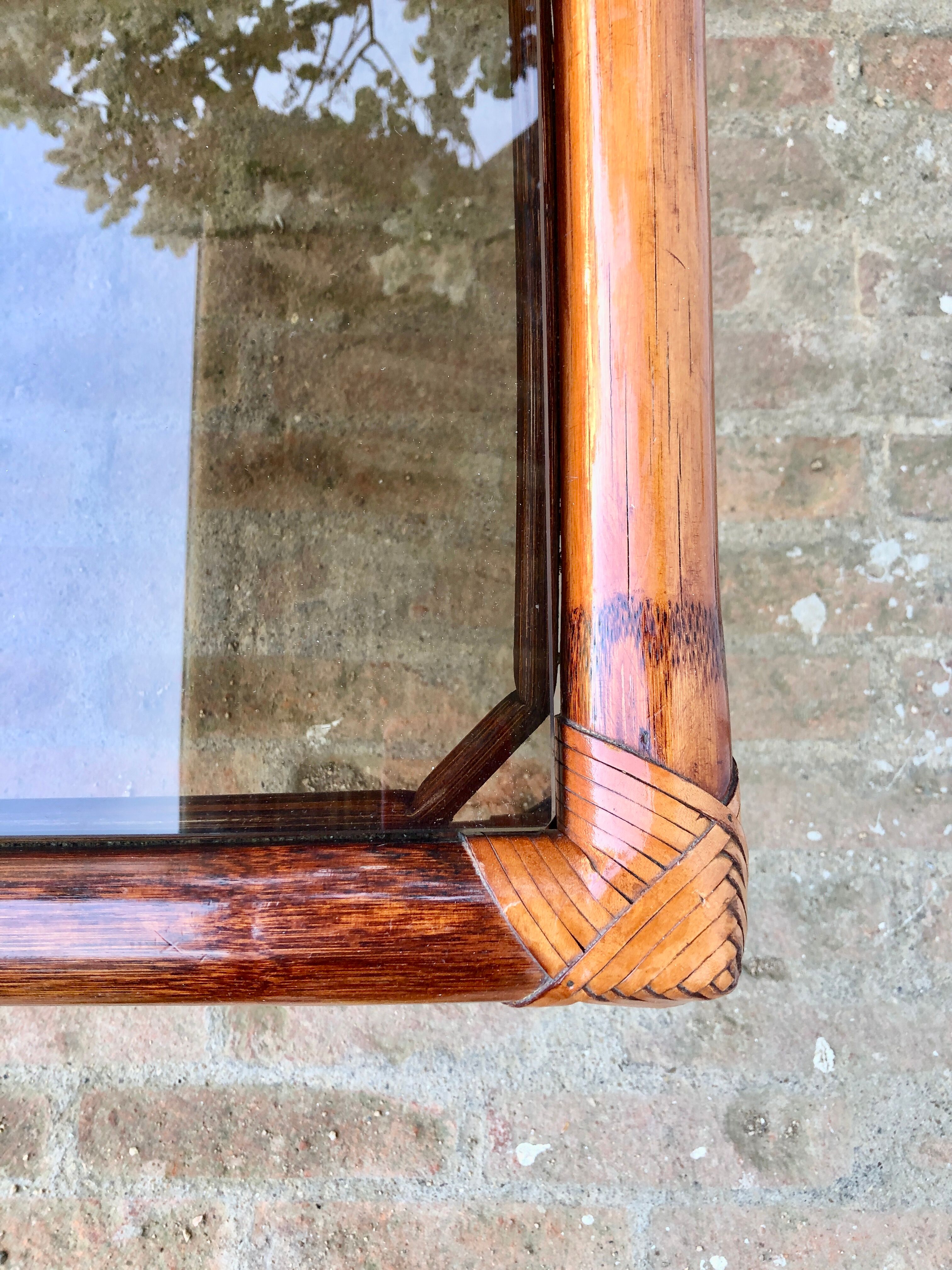 Table basse maugrion bambou, verre et cuir