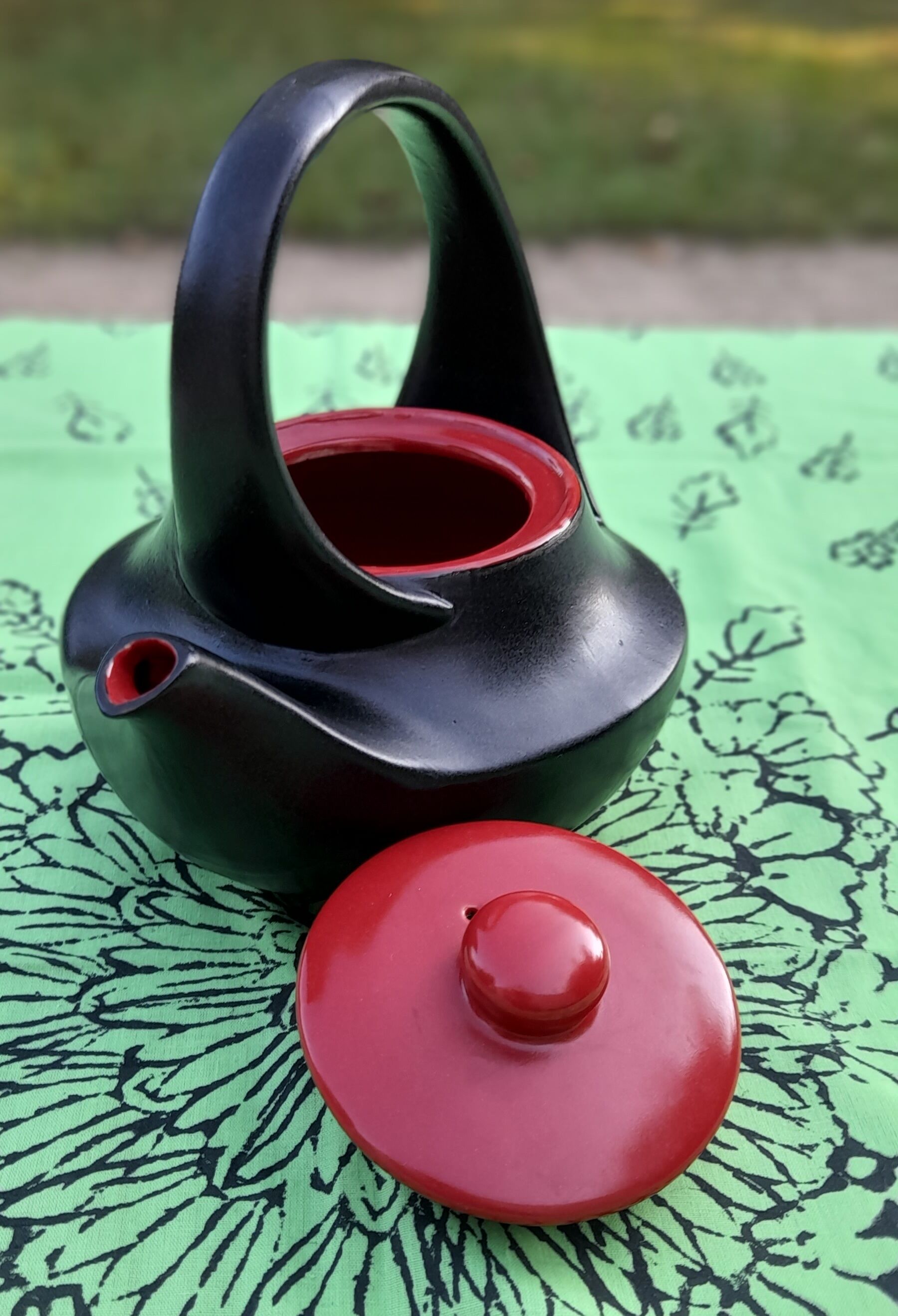Ceramic teapot 2 shades black & red, original design