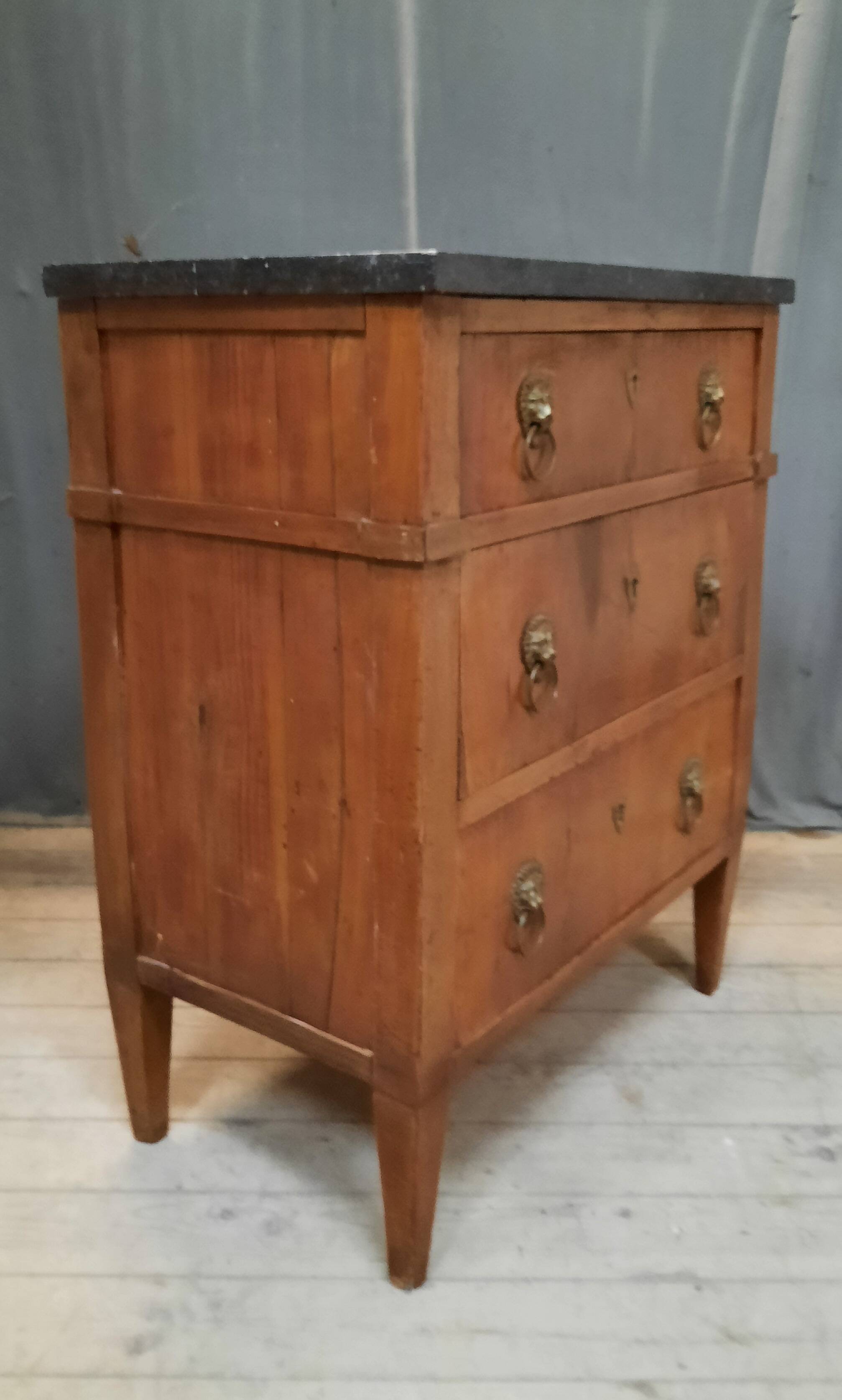 Directory chest of drawers