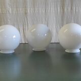 7 globes en opaline, milieu XXème
