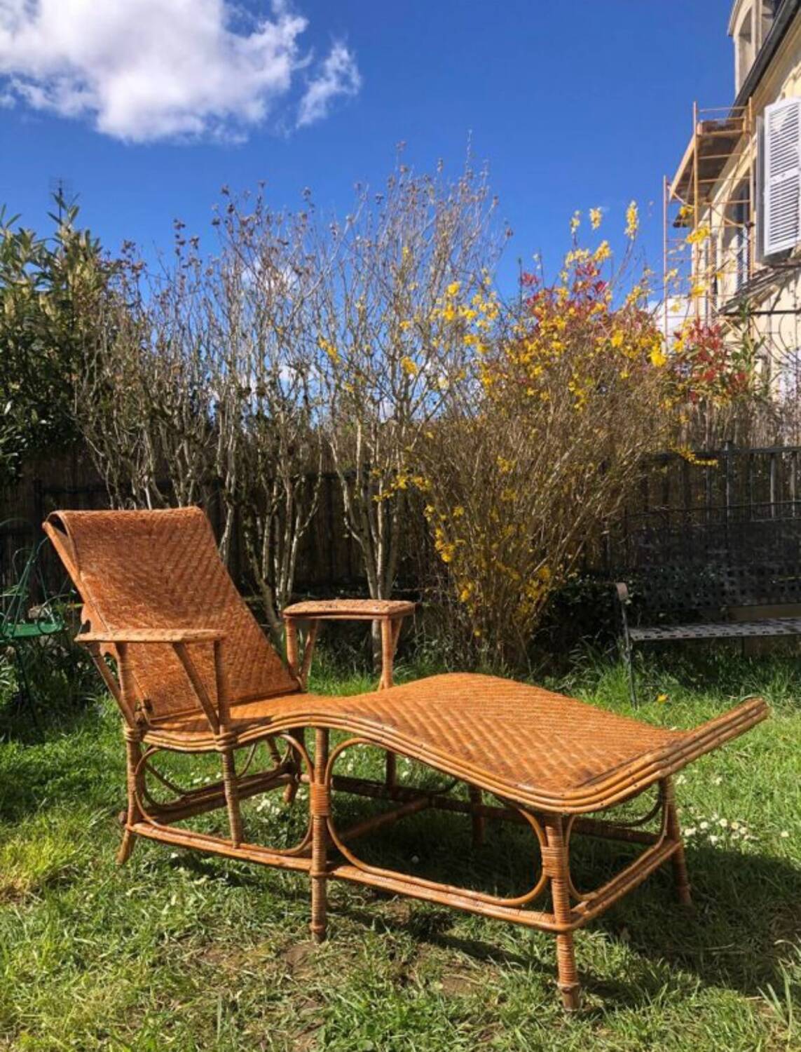 Rattan lounge chair