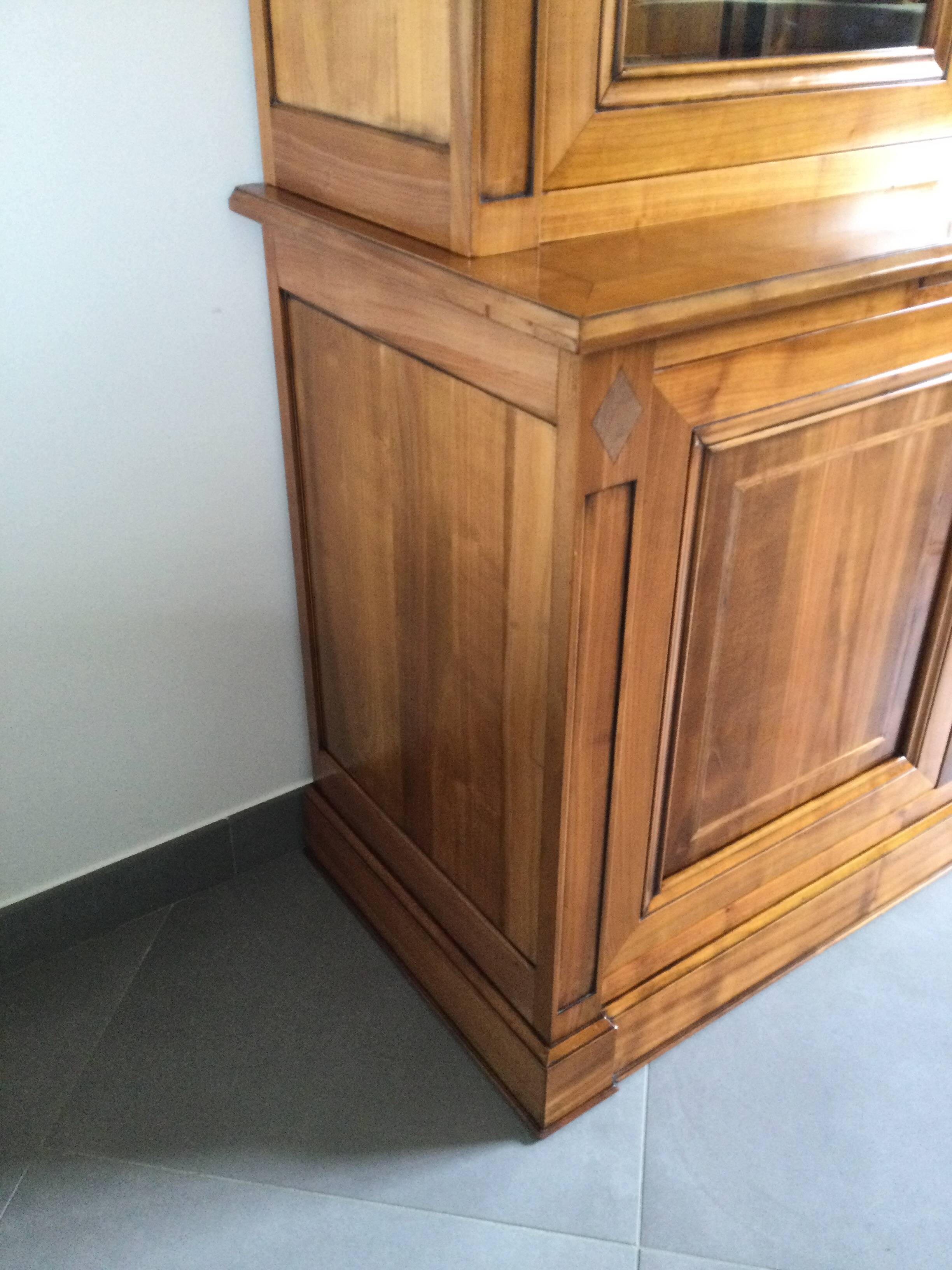 Louis Philippe display cabinet in cherry wood