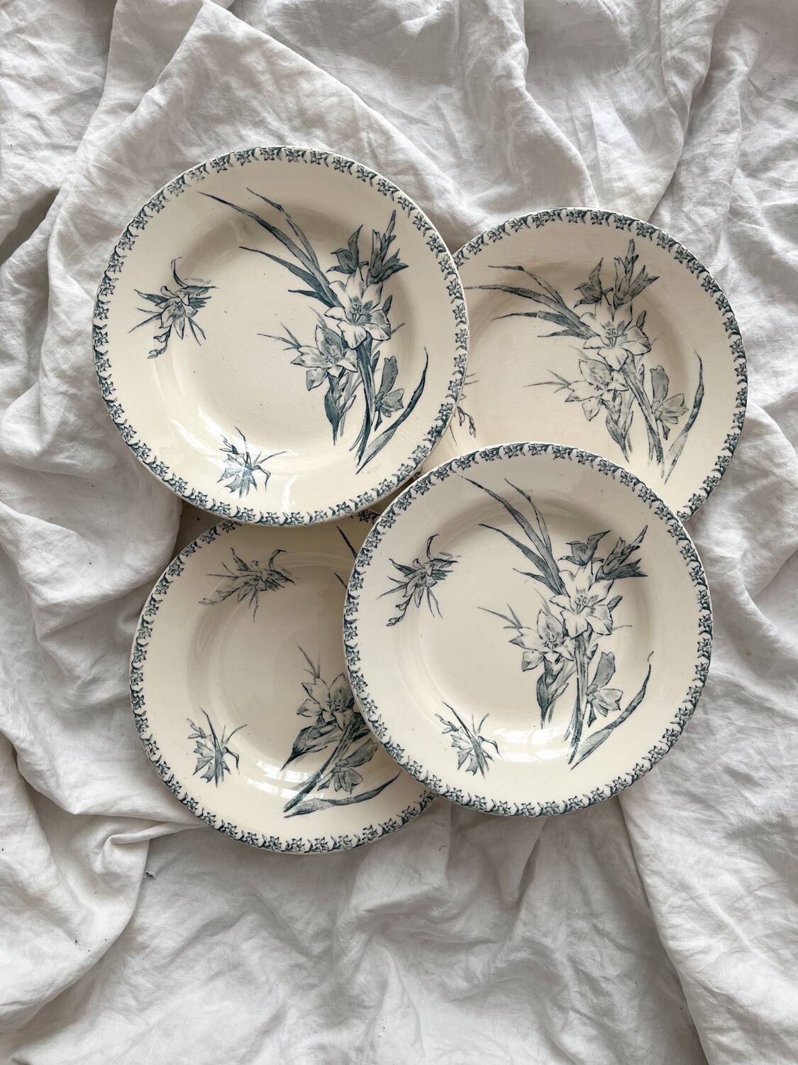 4 Gien ironstone soup plates “Gladiolus”