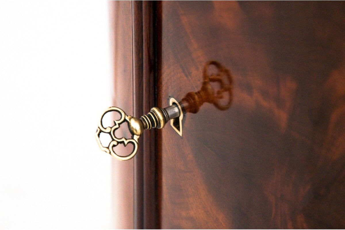Biedermeier pillar chest of drawers, Northern Europe, around 1850.