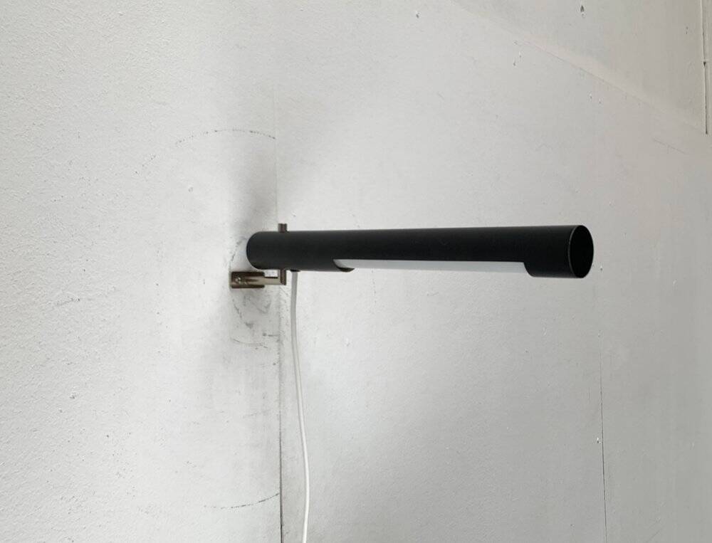 Mid-century minimalist wall lamp by Egon Eiermann for Beisl, 1960s.