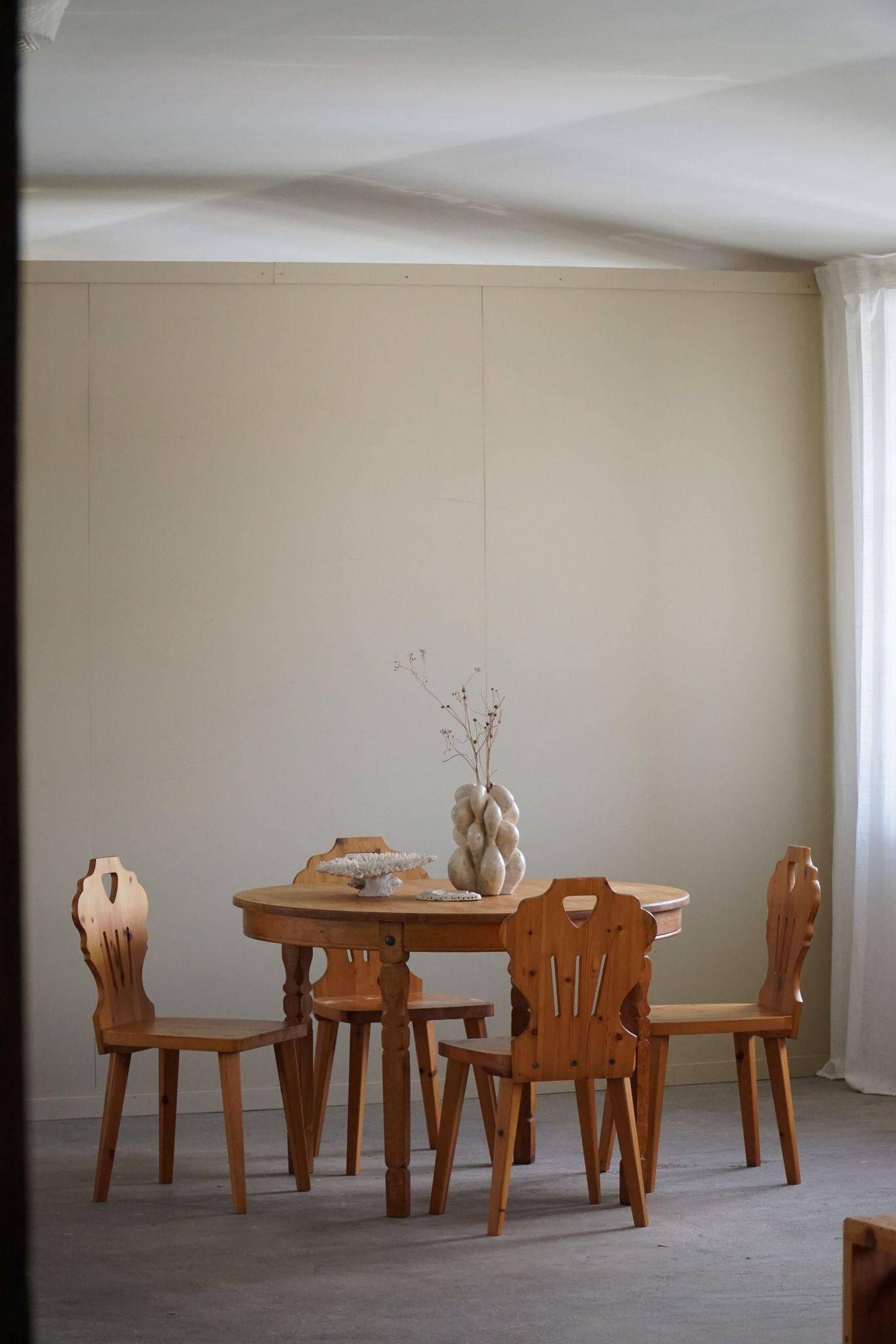 Set of 6 pine chairs