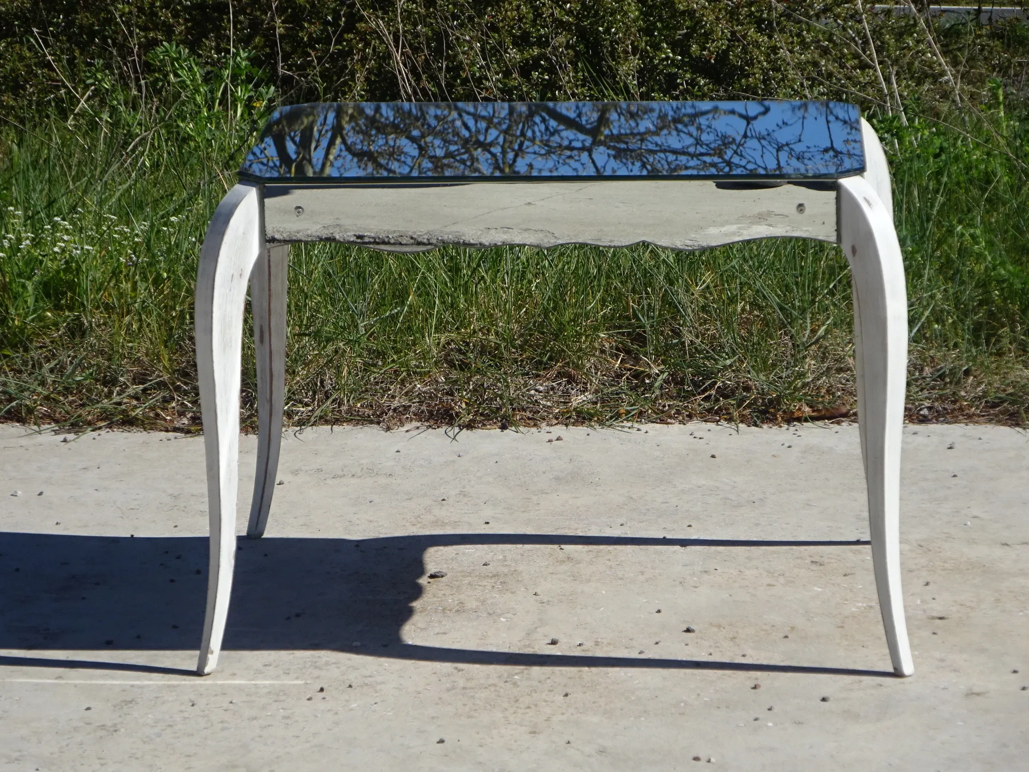Mirror coffee table in Louis XV style