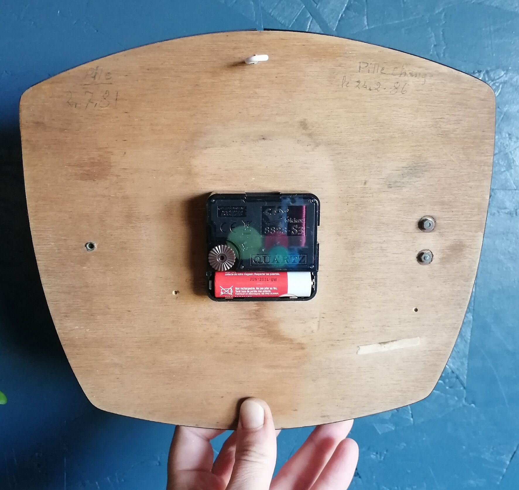 Vintage formica clock phosphorescent silent wall clock "Romatic gray wood"