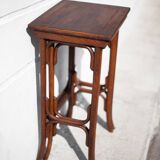 Curved wood trundle table