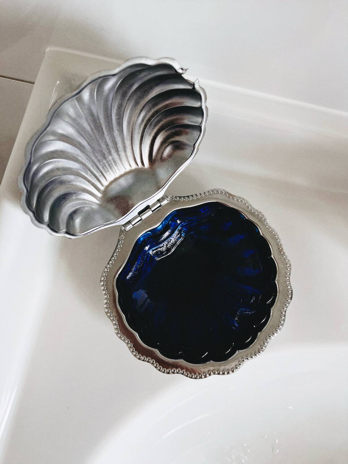 Shell butter dish from the 1970s.